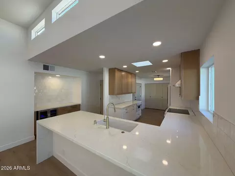 3401 N 37th St #9, Phoenix, AZ 85018