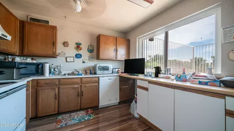 Kitchen - 3739 W Wethersfield Rd, Phoenix, AZ 85029 photo 2 of 2