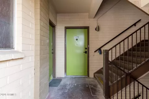 Entry Way - 351 E Thomas Rd #D208, Phoenix, AZ 85012 photo 3 of 3
