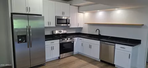 Kitchen - 351 E Thomas Rd #D208, Phoenix, AZ 85012 photo 2 of 2