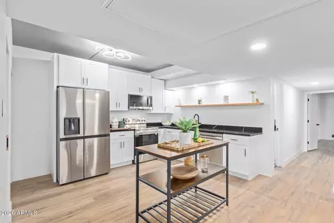 Kitchen - 351 E Thomas Rd #D208, Phoenix, AZ 85012 photo 2 of 4