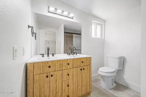 Bath - 2702 E Grovers Ave, Phoenix, AZ 85032 photo 1 of 3