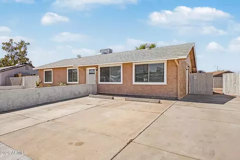 Exterior - 2702 E Grovers Ave, Phoenix, AZ 85032 photo 3 of 8