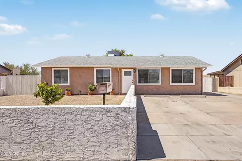 Exterior - 2702 E Grovers Ave, Phoenix, AZ 85032 photo 2 of 8