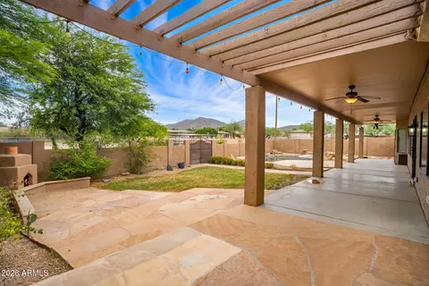 Exterior - 512 E Jordon Ln, Phoenix, AZ 85086 photo 4 of 8