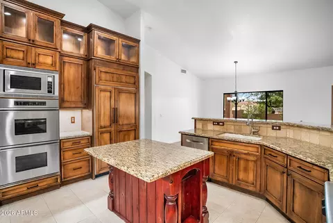 Kitchen - 512 E Jordon Ln, Phoenix, AZ 85086 photo 3 of 4