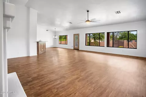 Living - 512 E Jordon Ln, Phoenix, AZ 85086 photo 3 of 7