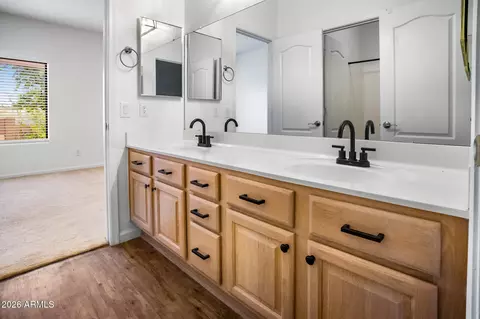 Bath - 512 E Jordon Ln, Phoenix, AZ 85086 photo 6 of 6
