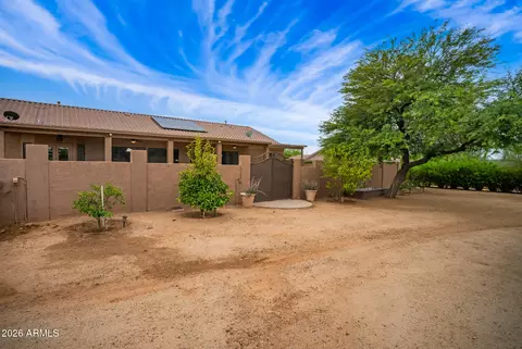 Exterior - 512 E Jordon Ln, Phoenix, AZ 85086 photo 7 of 8