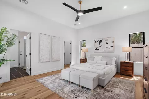 Bedroom - 3860 E Clarendon Ave, Phoenix, AZ 85018 photo 1 of 3