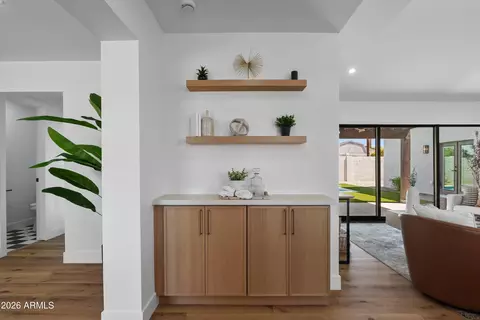 Entry Way - 3860 E Clarendon Ave, Phoenix, AZ 85018 photo 1 of 2