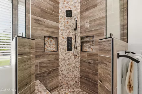 Bath - 4335 E Fox Cir, Mesa, AZ 85205 photo 2 of 6
