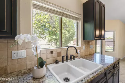 Kitchen - 4335 E Fox Cir, Mesa, AZ 85205 photo 4 of 5