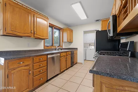 Kitchen - 2059 E Manhatton Dr, Tempe, AZ 85282 photo 2 of 3