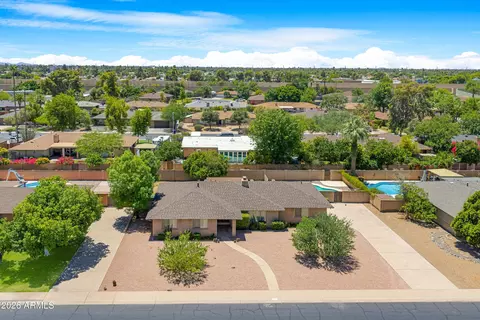 View/Area - 2059 E Manhatton Dr, Tempe, AZ 85282 photo 2 of 7
