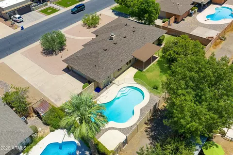View/Area - 2059 E Manhatton Dr, Tempe, AZ 85282 photo 6 of 7