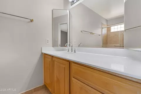 Bath - 2059 E Manhatton Dr, Tempe, AZ 85282 photo 1 of 4