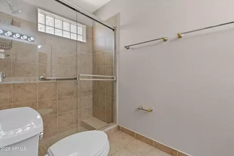 Bath - 2059 E Manhatton Dr, Tempe, AZ 85282 photo 2 of 4