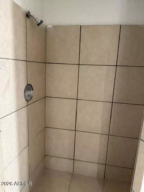 Bath - 1414 E Purdue Ave, Phoenix, AZ 85020 photo 2 of 3