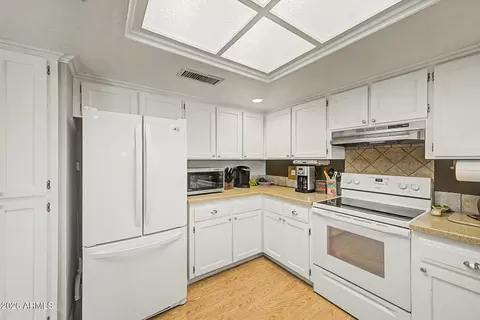 Kitchen - 5450 E Cambridge Ave, Phoenix, AZ 85008 photo 2 of 3