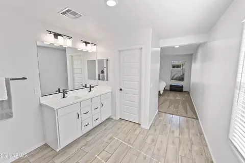 Entry Way - 654 E Buckingham Ave, Gilbert, AZ 85297 photo 5 of 5