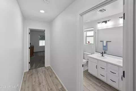 Entry Way - 654 E Buckingham Ave, Gilbert, AZ 85297 photo 4 of 5