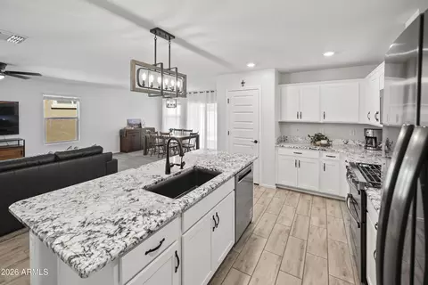 Kitchen - 654 E Buckingham Ave, Gilbert, AZ 85297 photo 1 of 1