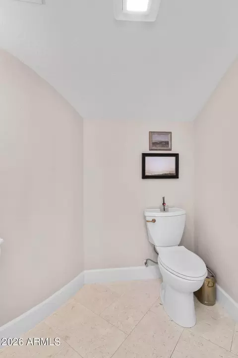 Bath - 2517 S Constellation Way, Gilbert, AZ 85295 photo 2 of 9