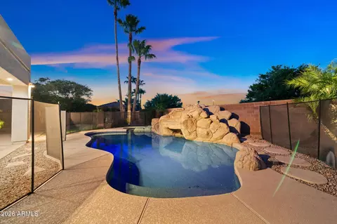 Exterior - 2517 S Constellation Way, Gilbert, AZ 85295 photo 11 of 13