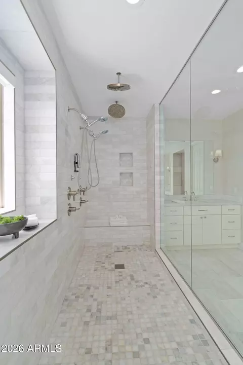 Bath - 2517 S Constellation Way, Gilbert, AZ 85295 photo 7 of 9