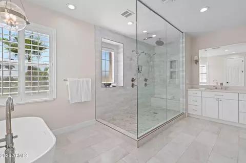 Bath - 2517 S Constellation Way, Gilbert, AZ 85295 photo 6 of 9