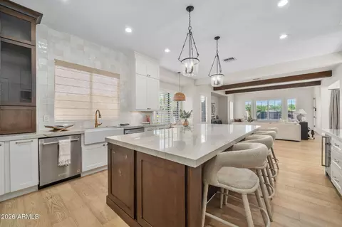 Kitchen - 2517 S Constellation Way, Gilbert, AZ 85295 photo 4 of 4