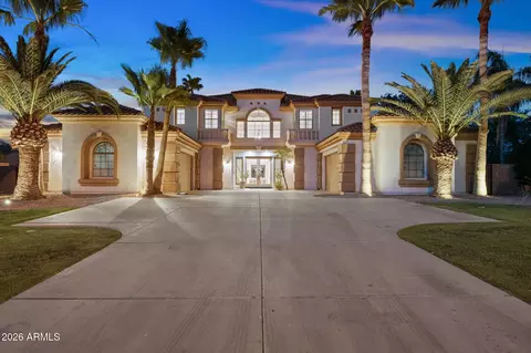 Exterior - 2517 S Constellation Way, Gilbert, AZ 85295 photo 2 of 13