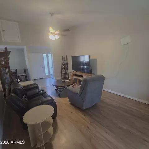 4733 W Continental Dr, Glendale, AZ 85308