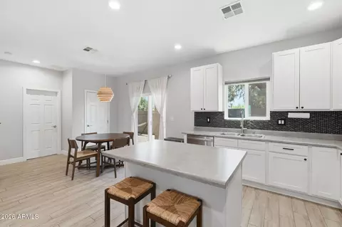 Other - 1021 E Odeum Ln, Phoenix, AZ 85040 photo 3 of 12