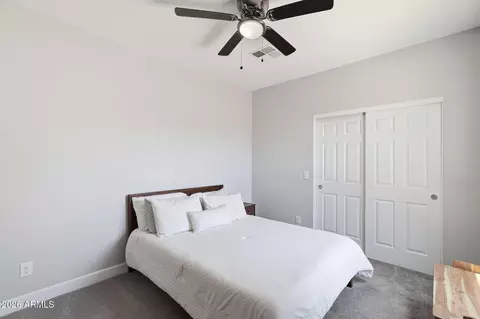 Bedroom - 1021 E Odeum Ln, Phoenix, AZ 85040 photo 4 of 5