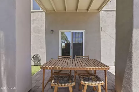 Exterior - 1021 E Odeum Ln, Phoenix, AZ 85040 photo 5 of 9