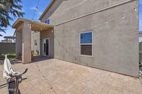 Exterior - 1021 E Odeum Ln, Phoenix, AZ 85040 photo 7 of 9