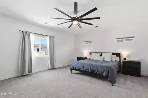 Bedroom - 1021 E Odeum Ln, Phoenix, AZ 85040 photo 1 of 5