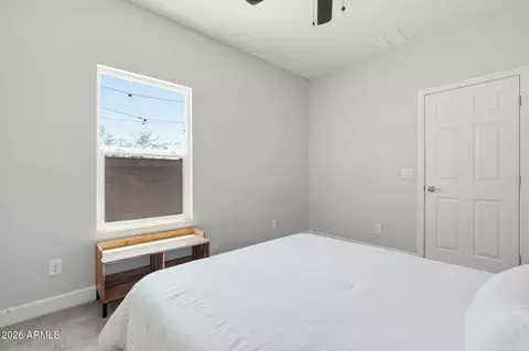 Bedroom - 1021 E Odeum Ln, Phoenix, AZ 85040 photo 5 of 5