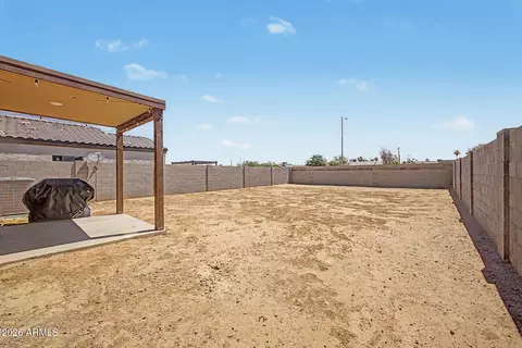 Exterior - 5833 S 23rd Dr, Phoenix, AZ 85041 photo 3 of 5