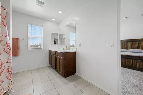 Bath - 5833 S 23rd Dr, Phoenix, AZ 85041 photo 1 of 3