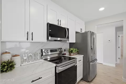 Kitchen - 3453 W Hearn Rd, Phoenix, AZ 85053 photo 1 of 3
