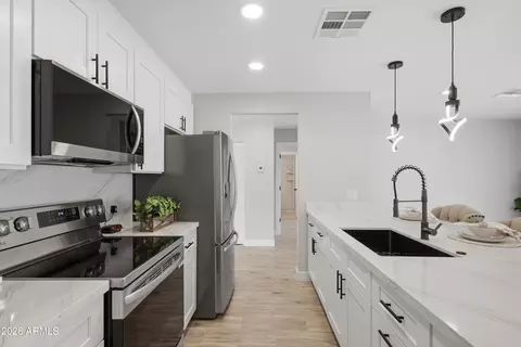 Kitchen - 3453 W Hearn Rd, Phoenix, AZ 85053 photo 3 of 3