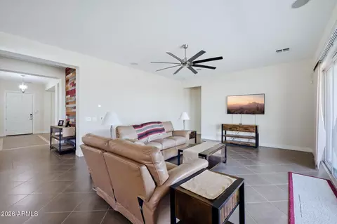 Entry Way - 3034 E Desert Ln, Phoenix, AZ 85042 photo 3 of 4