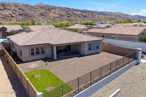 Exterior - 3034 E Desert Ln, Phoenix, AZ 85042 photo 11 of 13