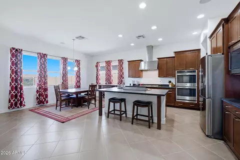 Kitchen - 3034 E Desert Ln, Phoenix, AZ 85042 photo 1 of 2