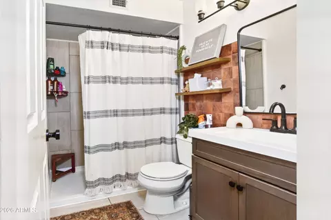Bath - 907 E Shobe Dr, Tempe, AZ 85283 photo 3 of 4