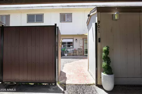 Exterior - 907 E Shobe Dr, Tempe, AZ 85283 photo 7 of 8
