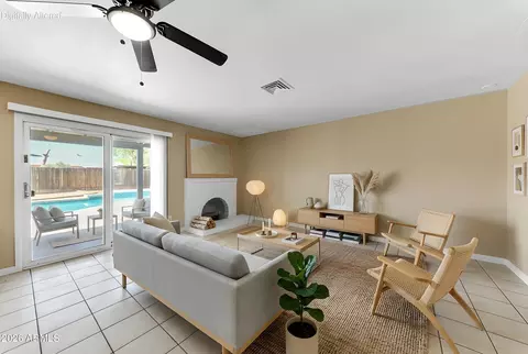 Living - 4723 E Vineyard Rd, Phoenix, AZ 85042 photo 5 of 7